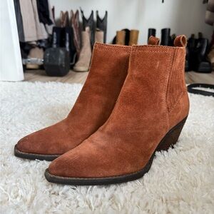 Zodiac Robyn Block Heel Suede Ankle Booties